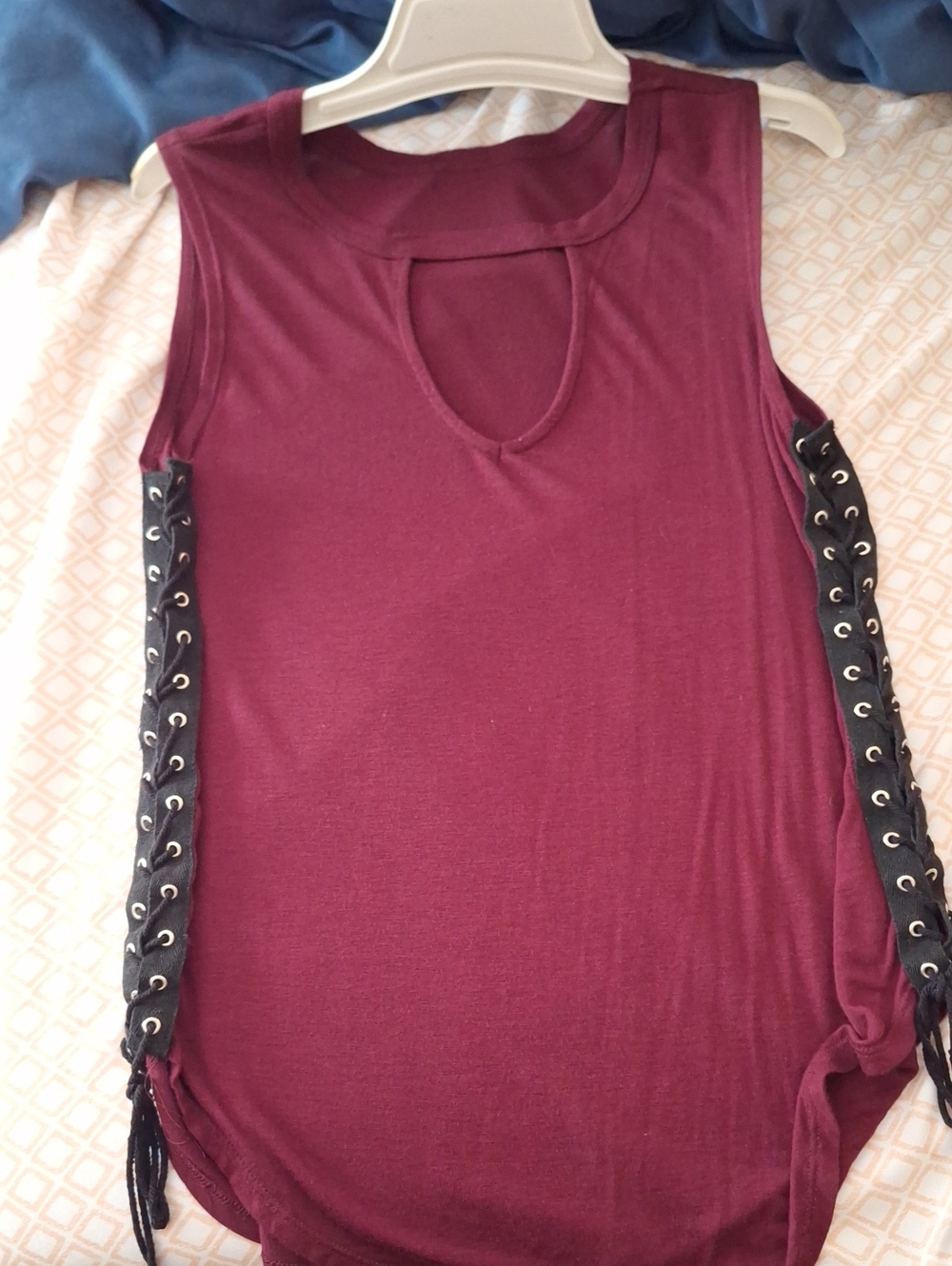 Sleeveless Burgundy Lace-Up Side Tank Top
